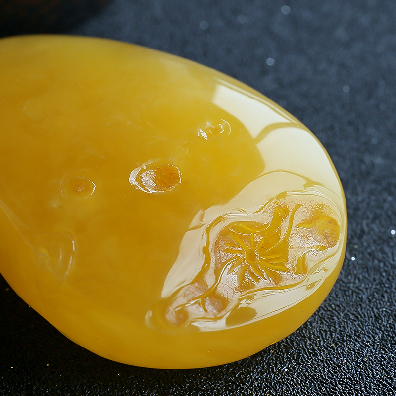 波罗的海鸡油黄蜜蜡挂坠-红掌柜