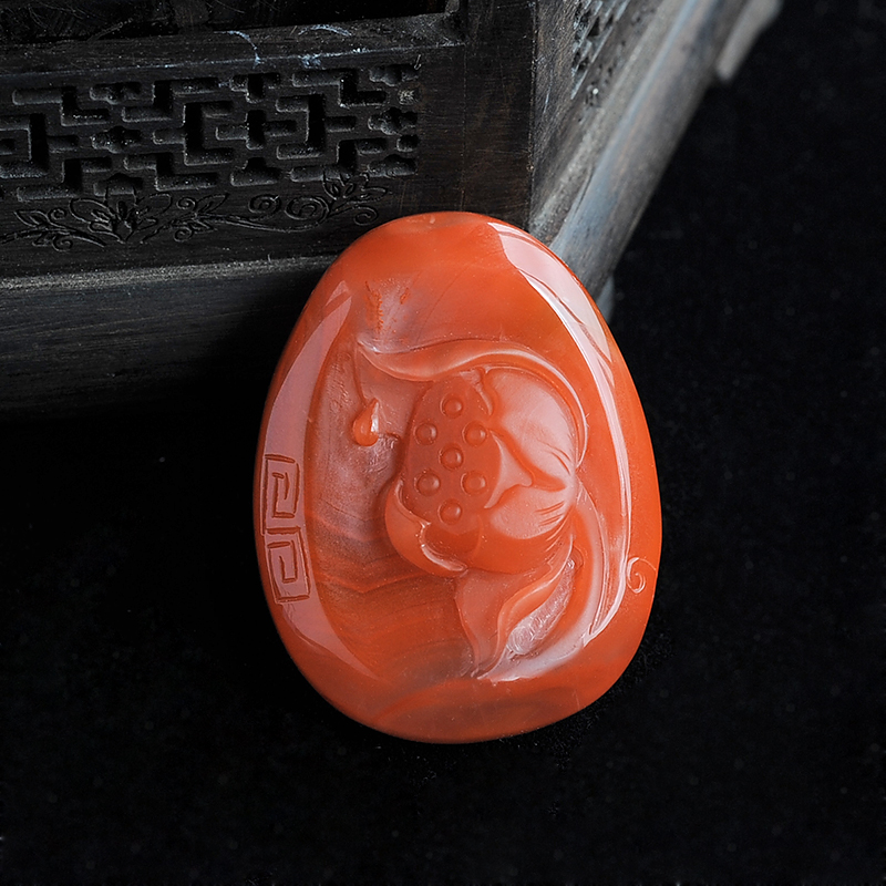 川料荷花南红玛瑙挂件-红掌柜