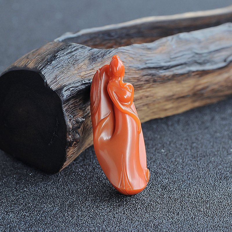 九口南红少女挂坠-红掌柜