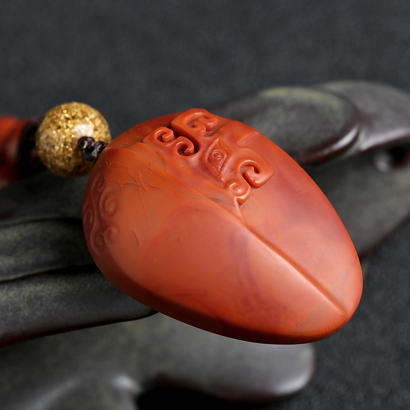 九口南红仿古瑞兽吊坠-红掌柜