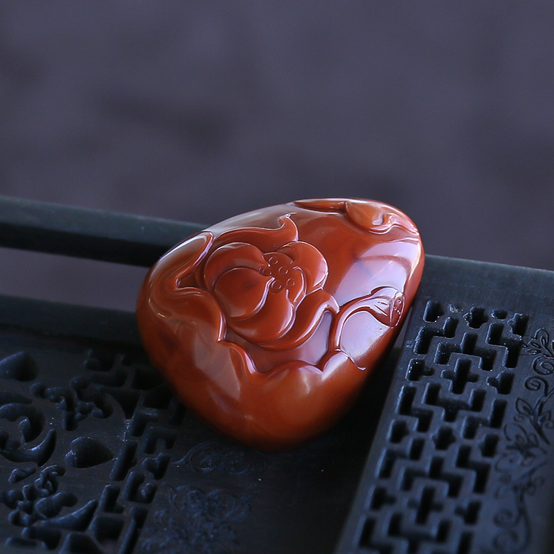 川料南红荷花吊坠-红掌柜