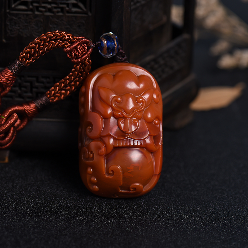 南红龙吐珠挂件-红掌柜