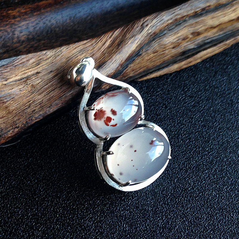 银镶南红葫芦吊坠-红掌柜