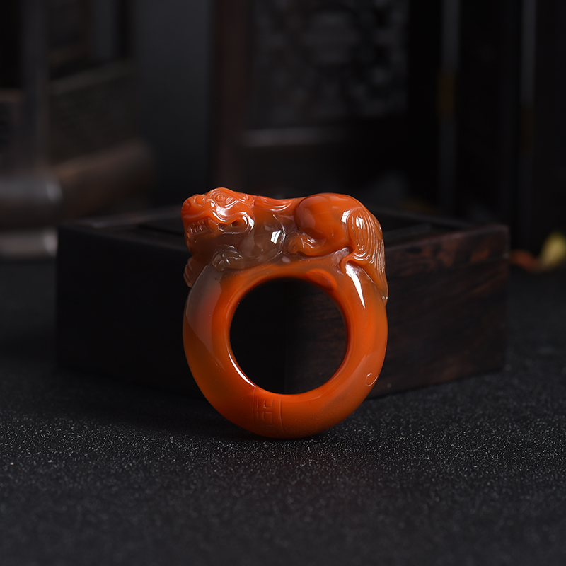 川料天然俏色南红瑞兽戒指-红掌柜