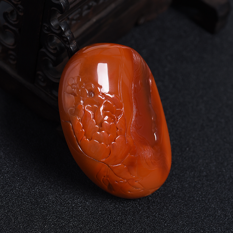 南红带冻料美女吊坠-红掌柜