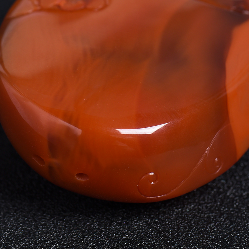 南红美女吊坠-红掌柜