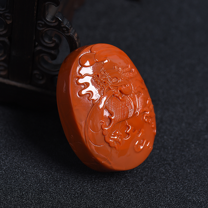 南红龙牌吊坠-红掌柜