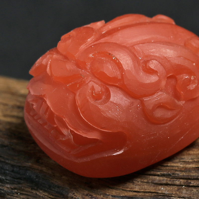 樱桃红南红兽头戒面-红掌柜