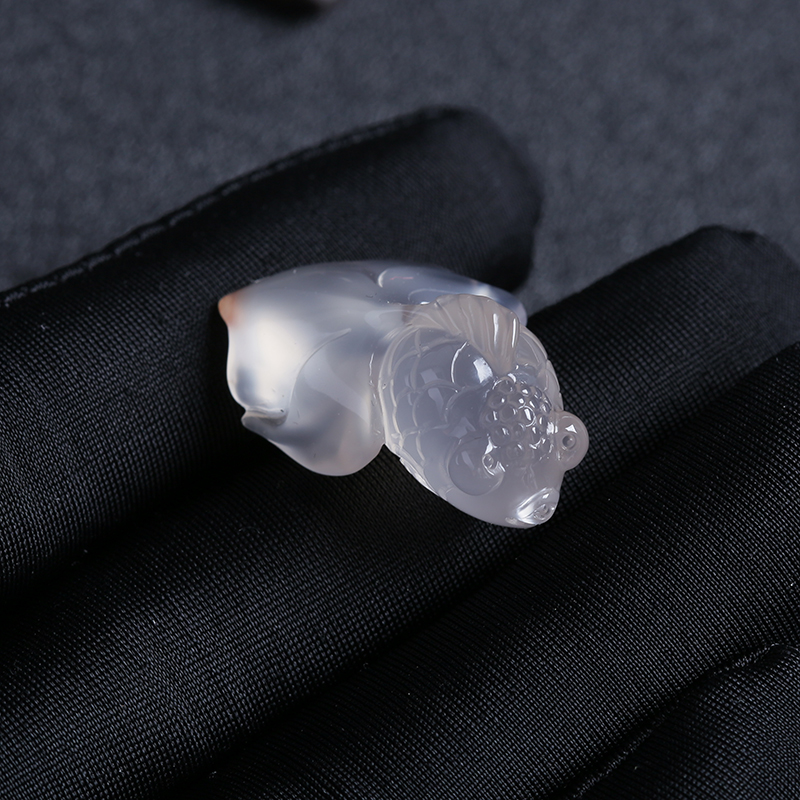 冰飘南红鱼吊坠 - 红掌柜珠宝