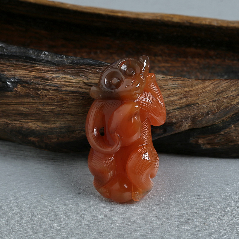 樱桃红南红灵猴献寿吊坠-红掌柜