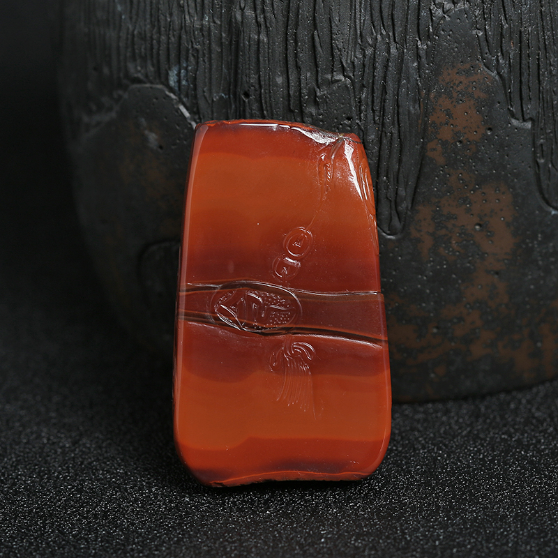 铁皮包浆南红吊坠-红掌柜