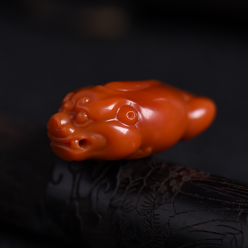 苏工柿子红南红瑞兽吊坠-红掌柜