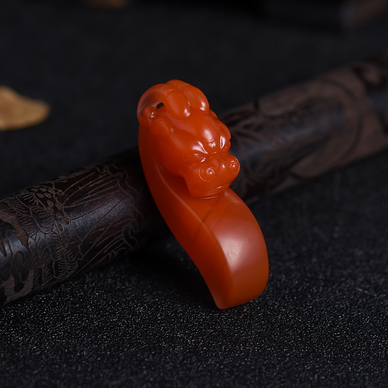 樱桃红南红瑞兽吊坠-红掌柜