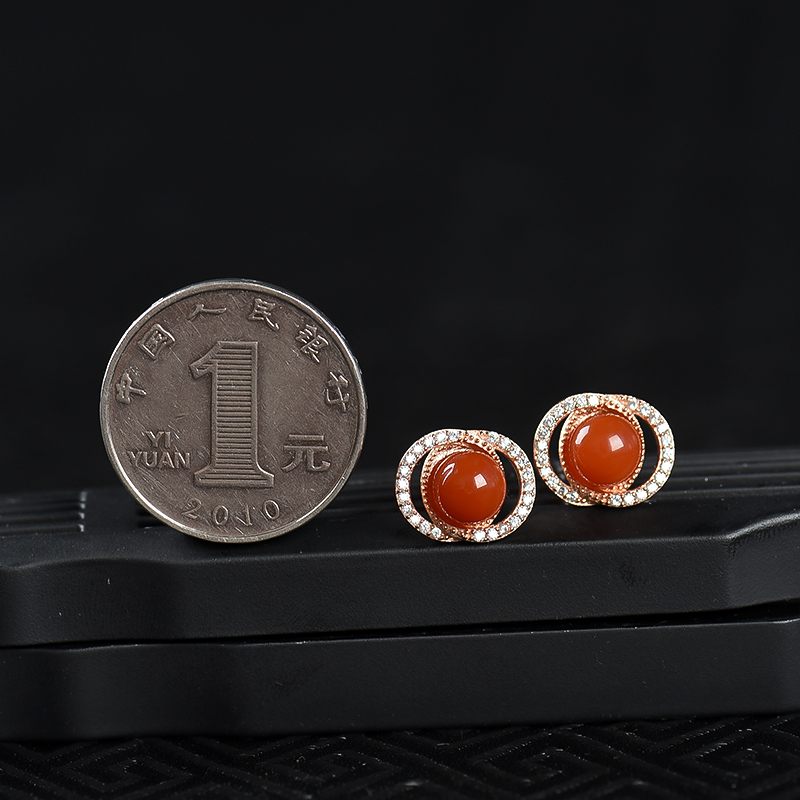 四川天然樱桃红南红耳钉-红掌柜