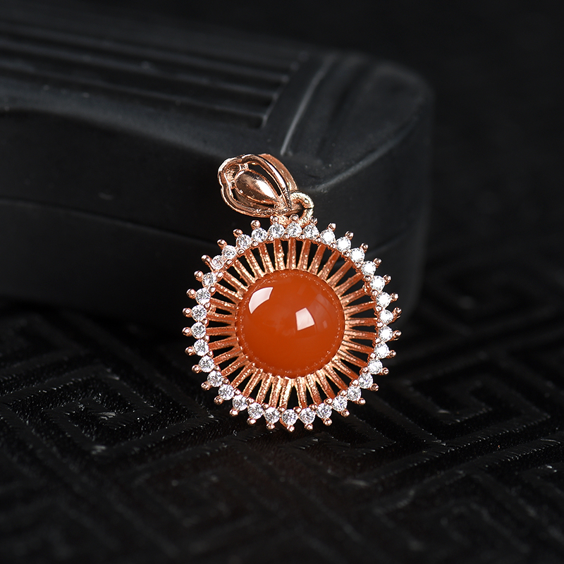 天然樱桃红南红吊坠-红掌柜