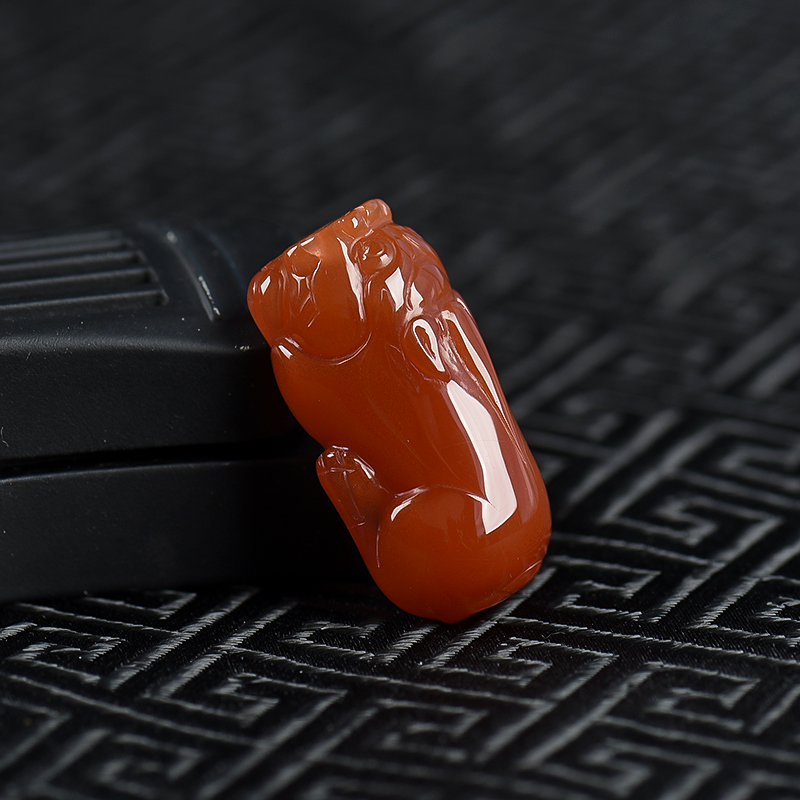 天然樱桃红南红貔貅吊坠-红掌柜