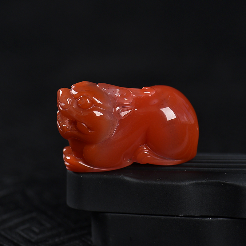 天然樱桃红南红貔貅吊坠-红掌柜