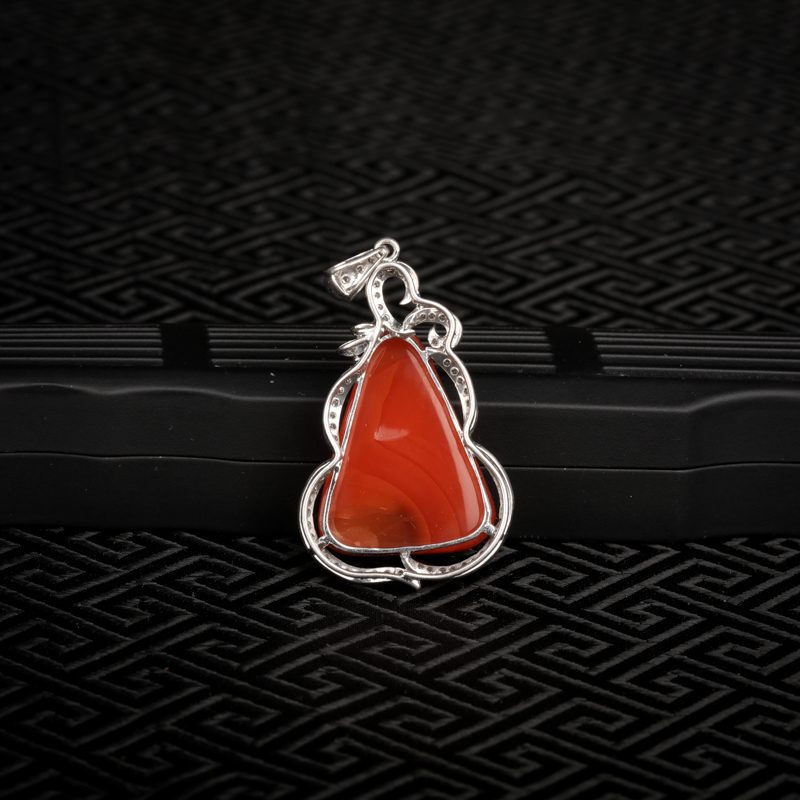 四川银镶樱桃红南红吊坠-红掌柜