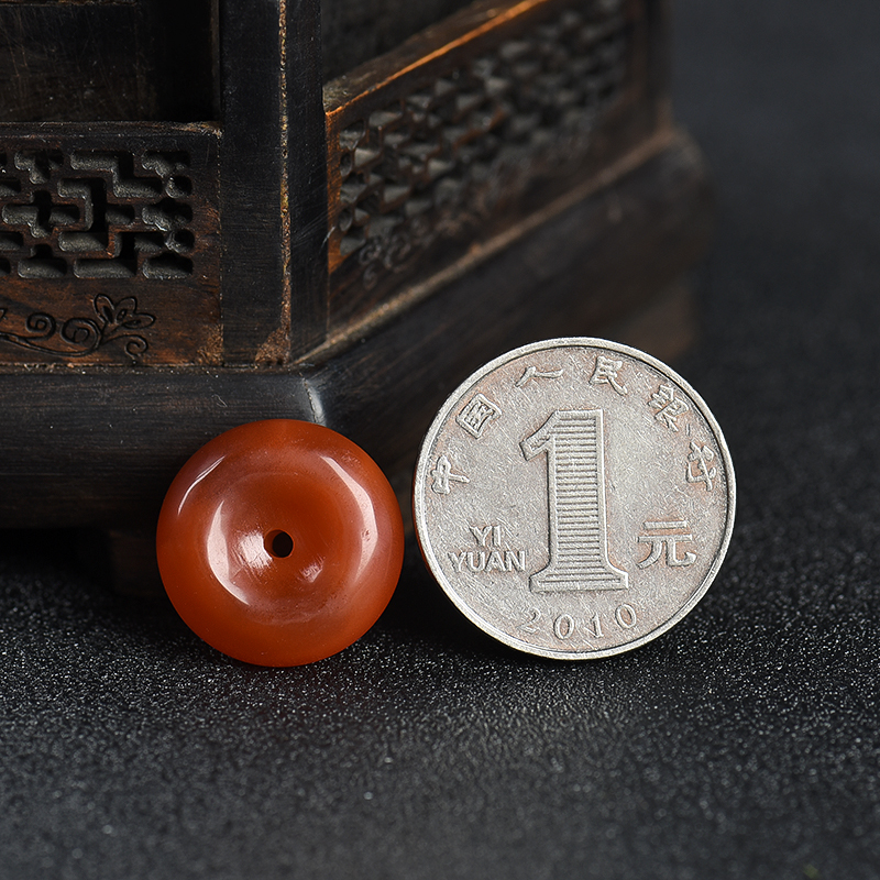 天然樱桃红南红吊坠-红掌柜