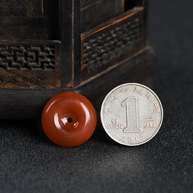 天然樱桃红南红吊坠-红掌柜