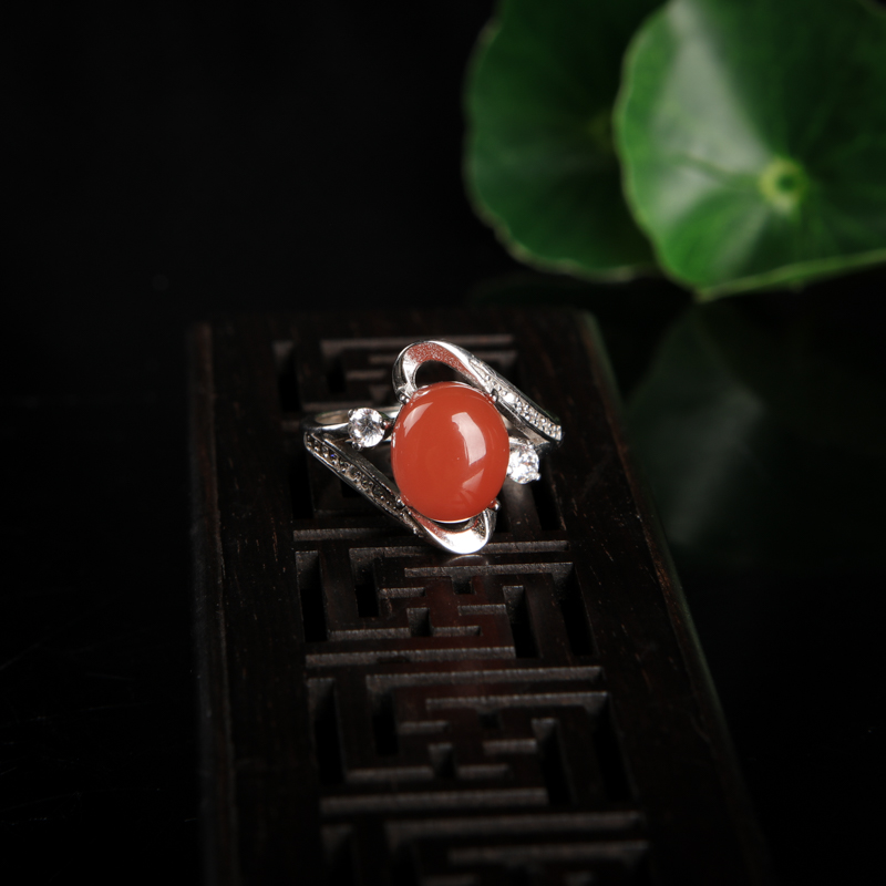 银镶樱桃红南红戒指-红掌柜