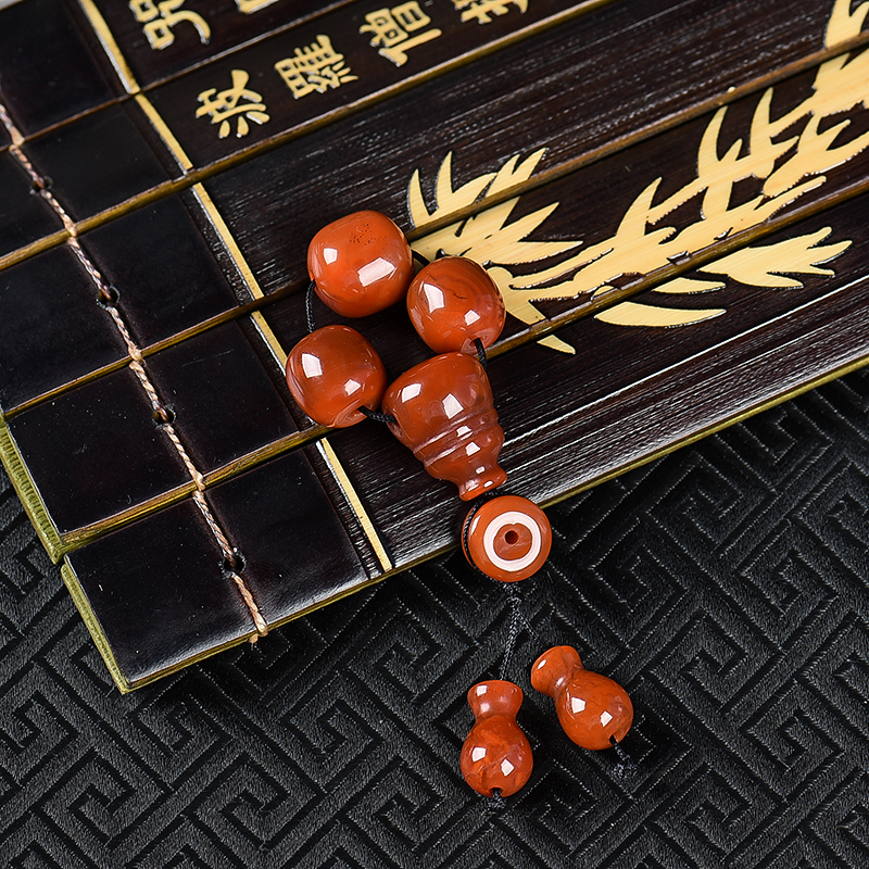 川料天然火焰纹南红配珠一套-红掌柜