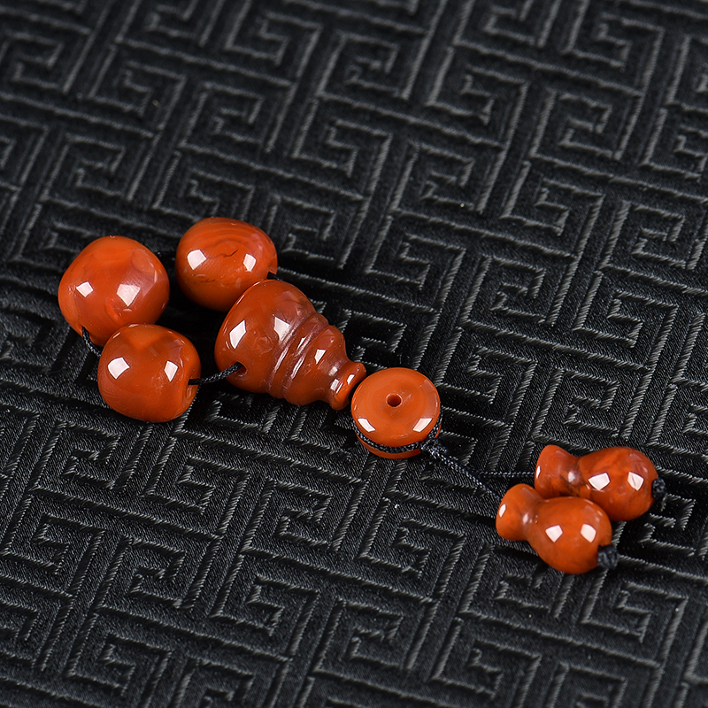 火焰纹南红配珠一套-红掌柜