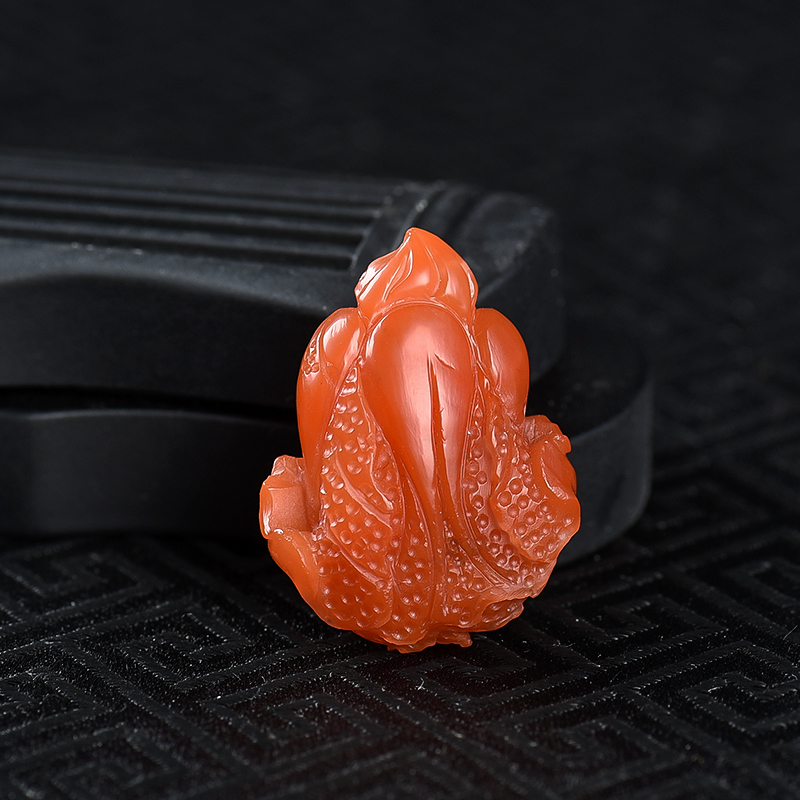 天然樱桃红南红百财吊坠-红掌柜