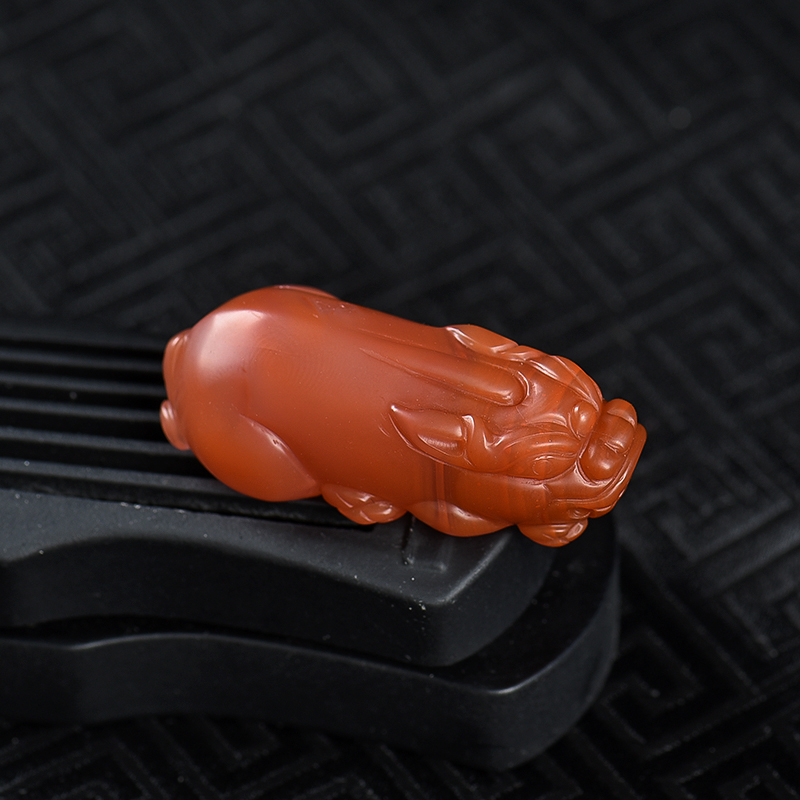 天然冰飘料南红貔貅吊坠-红掌柜