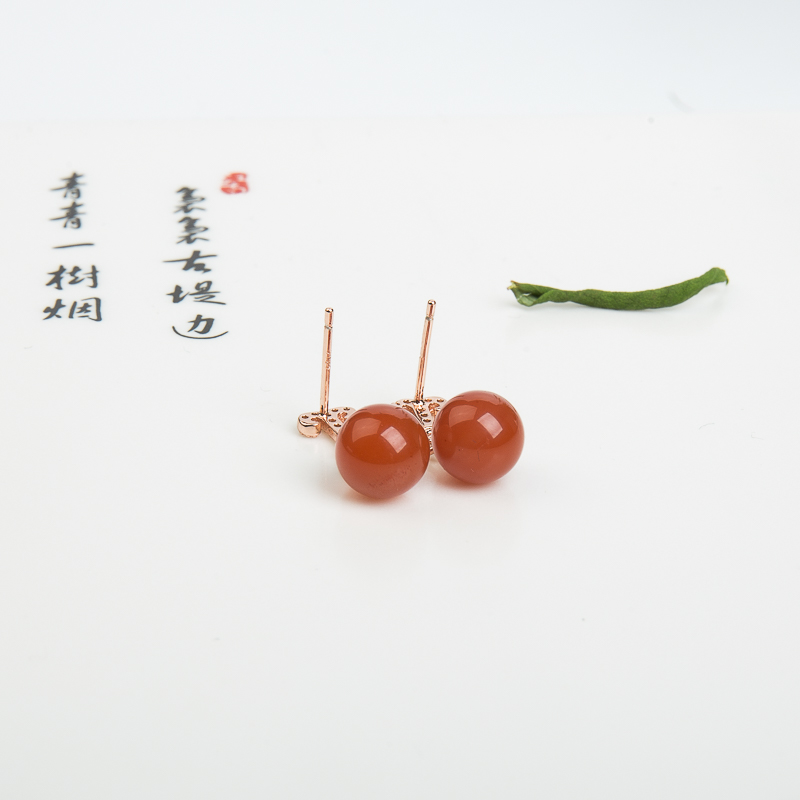 四川樱桃红南红白羊座耳钉-红掌柜
