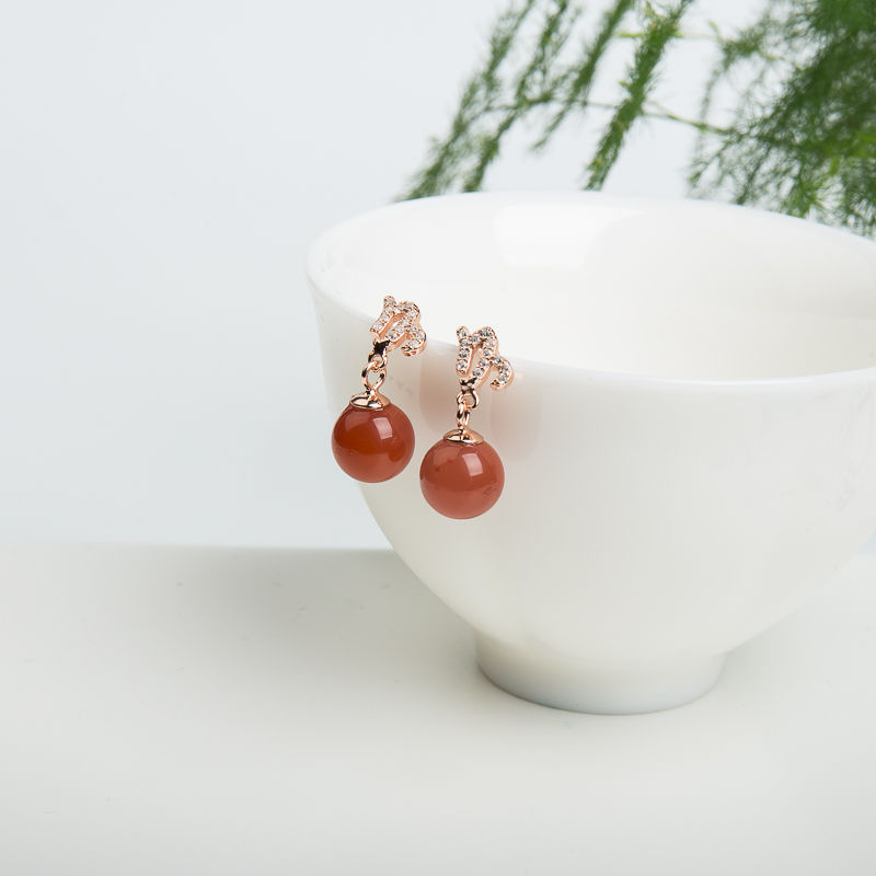 银镶天然樱桃红南红耳钉-红掌柜