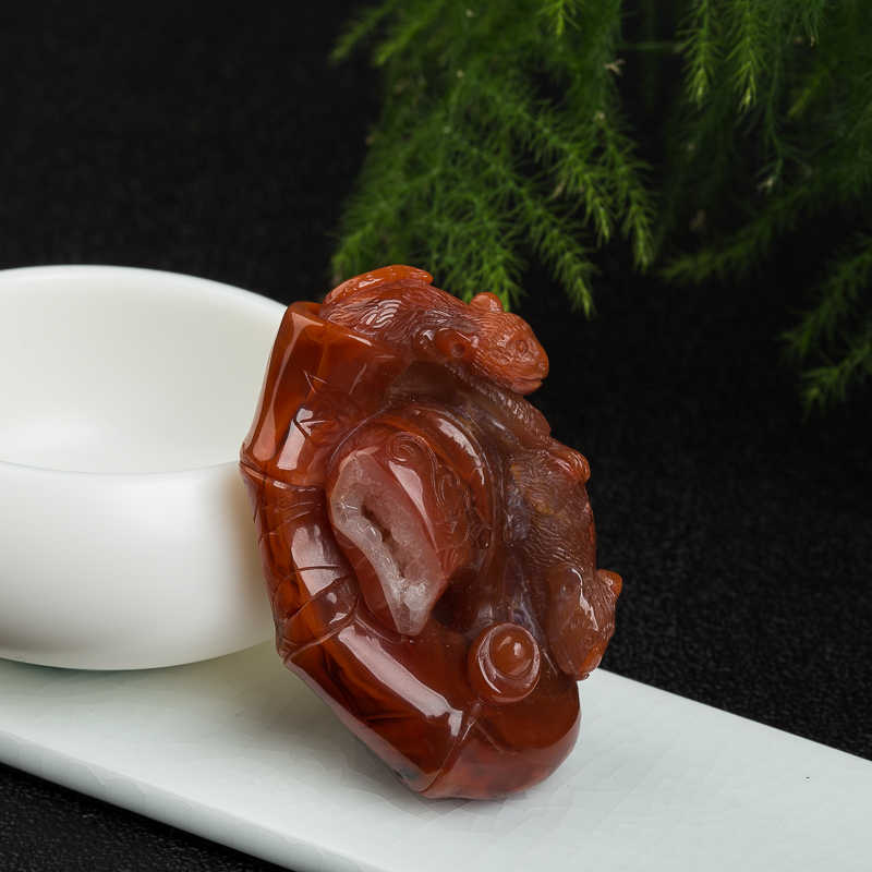 天然俏色南红节节高升吊坠-红掌柜