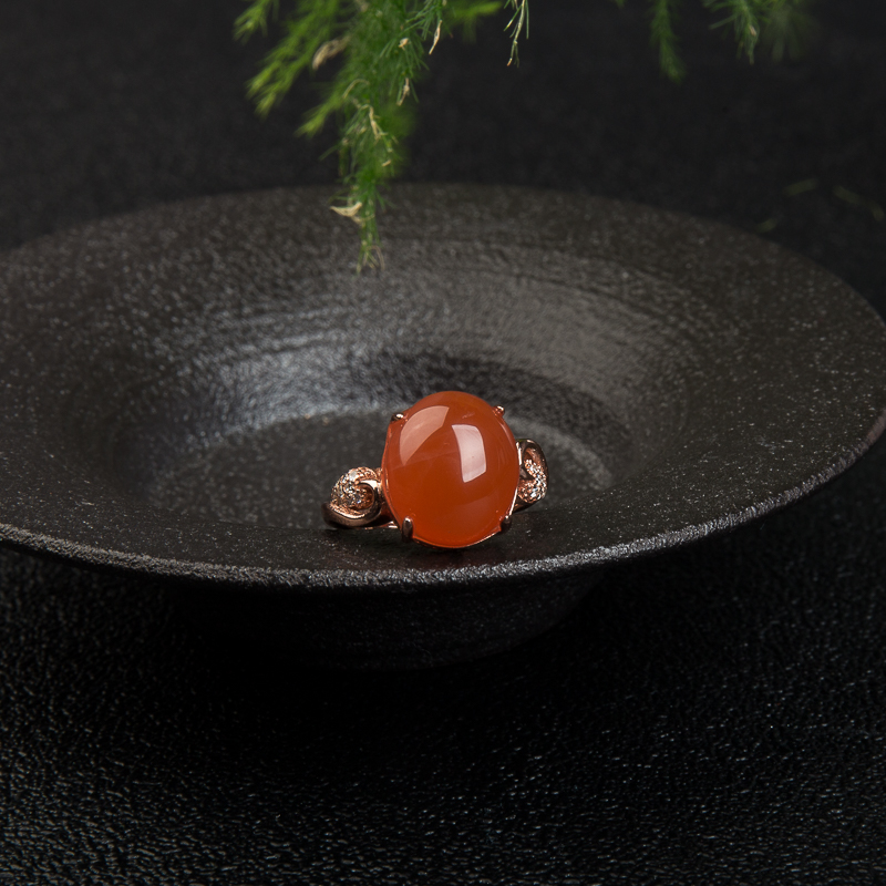 银镶南红戒指-红掌柜