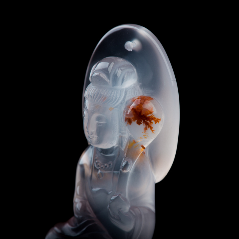 天然四川俏色南红观音吊坠-红掌柜