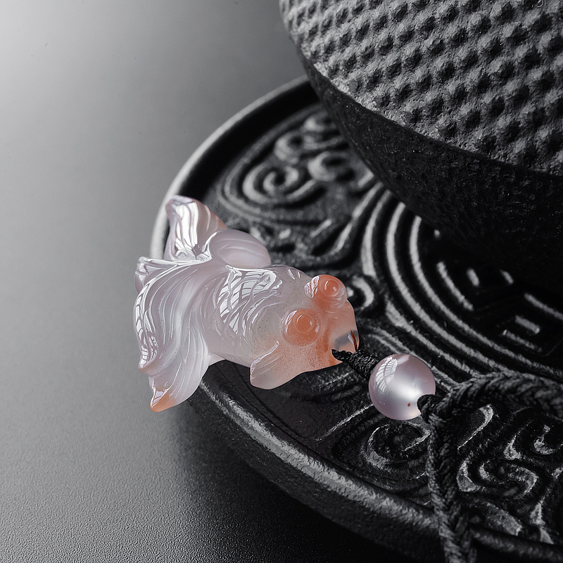 南红金鱼吊坠-红掌柜