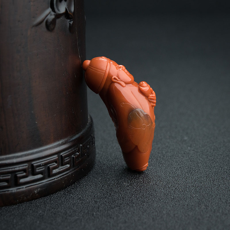 天然南红招财童子吊坠-红掌柜