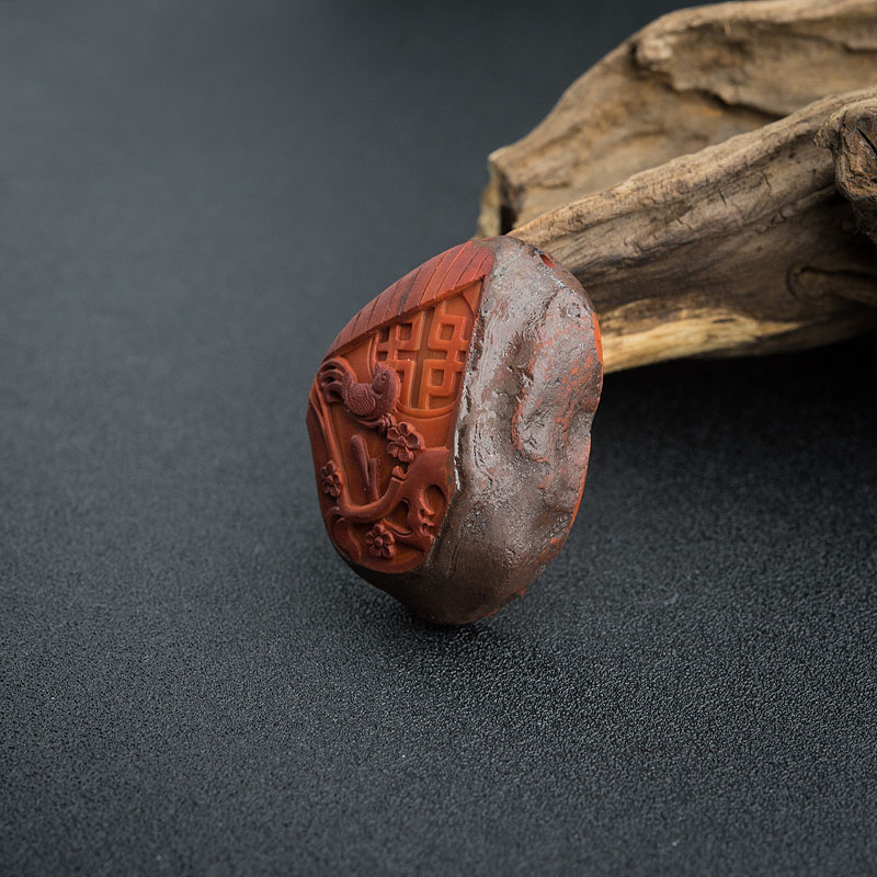 铁皮南红喜上眉俏吊坠-红掌柜