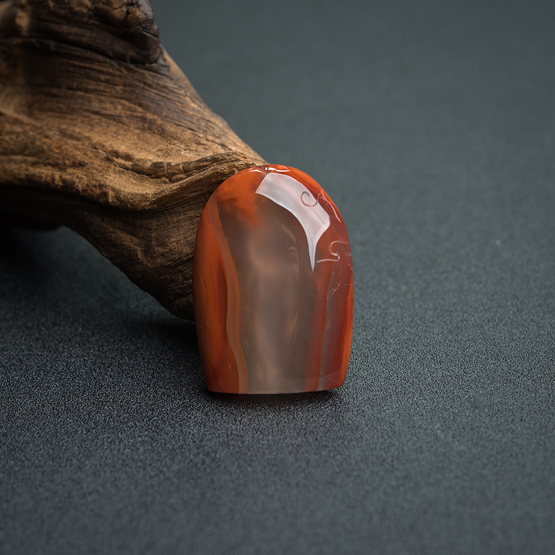 天然南红美女吊坠-红掌柜