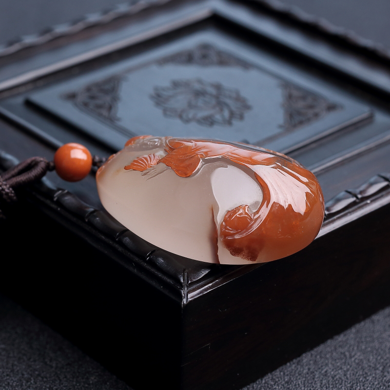 川料冰飘料南红美女吊坠-红掌柜