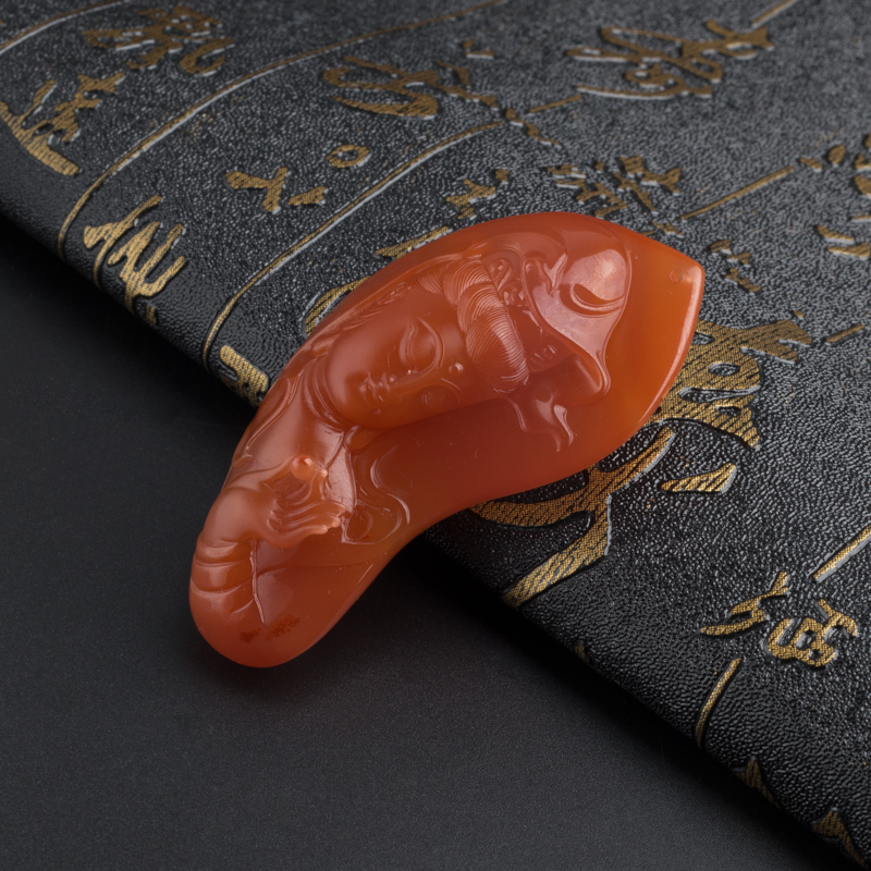 樱桃红南红吊坠-红掌柜