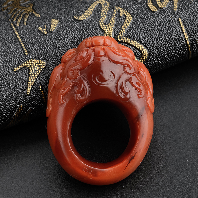 南红俏色兽扳指-红掌柜珠宝