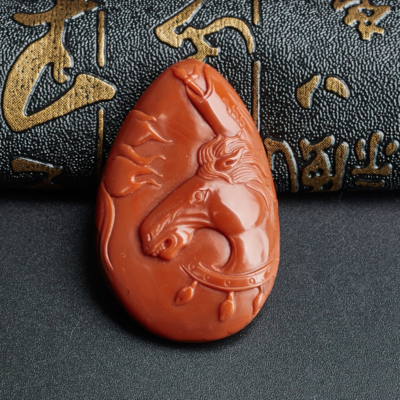 南红马吊坠-红掌柜珠宝