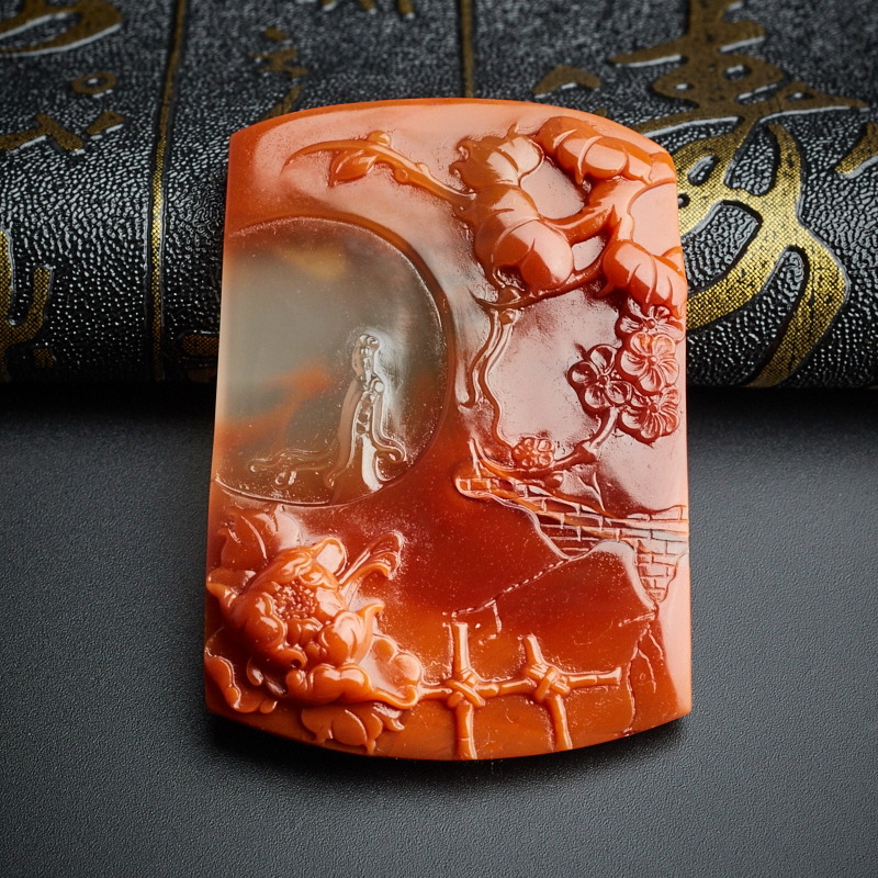 柿子红南红巧雕花前月下吊坠-红掌柜