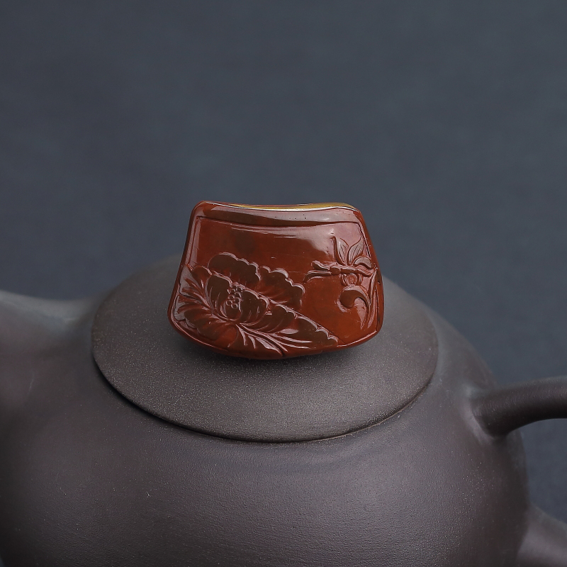 波罗的海天然俏色南红蝶恋花吊坠-红掌柜