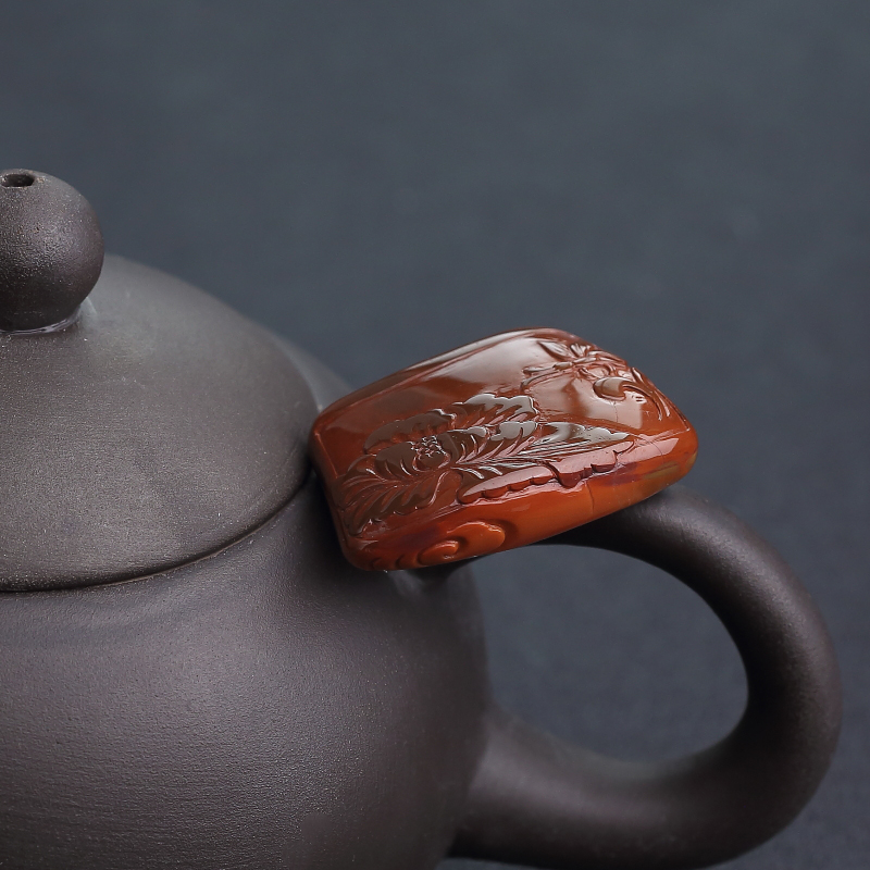 俏色南红蝶恋花吊坠-红掌柜