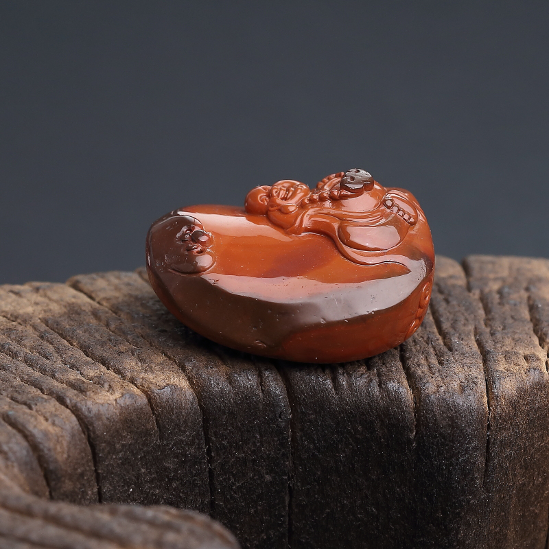 铁皮包浆料南红福在眼前吊坠-红掌柜