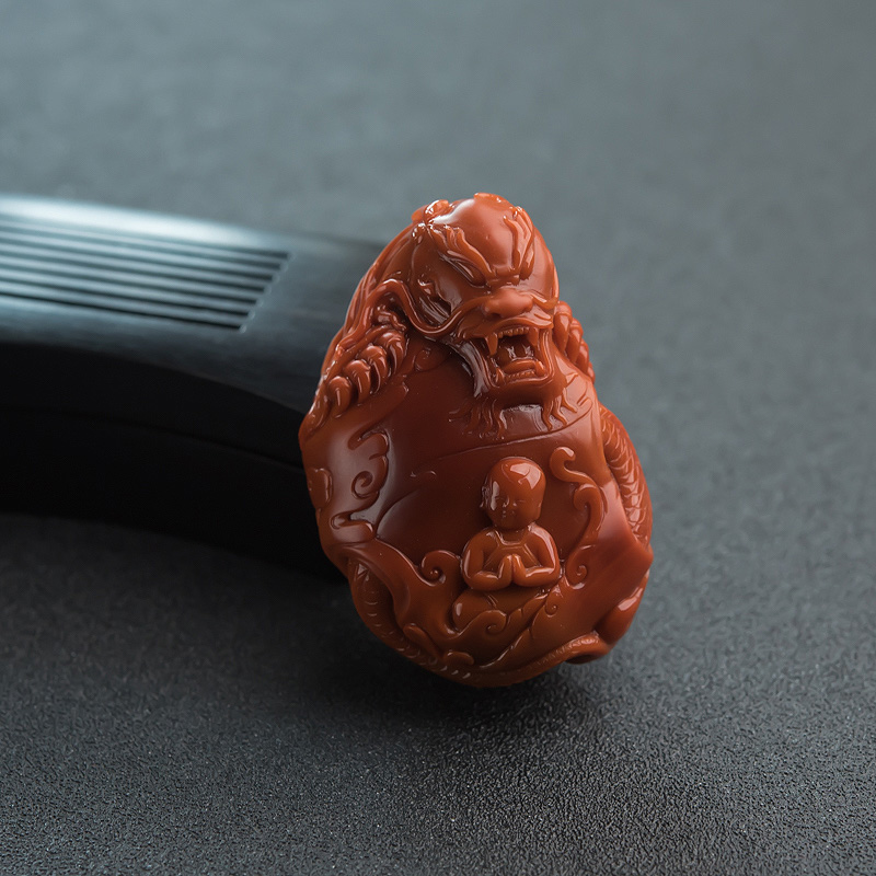 天然红白料南红龙吊坠-红掌柜