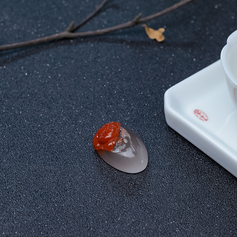 南红鸟语花香吊坠-红掌柜