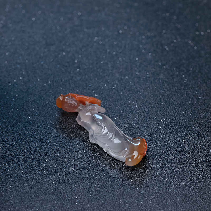 天然南红美女吊坠-红掌柜