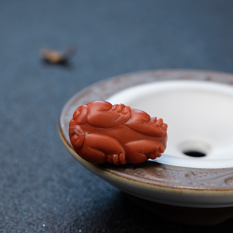 俏色南红貔貅-红掌柜